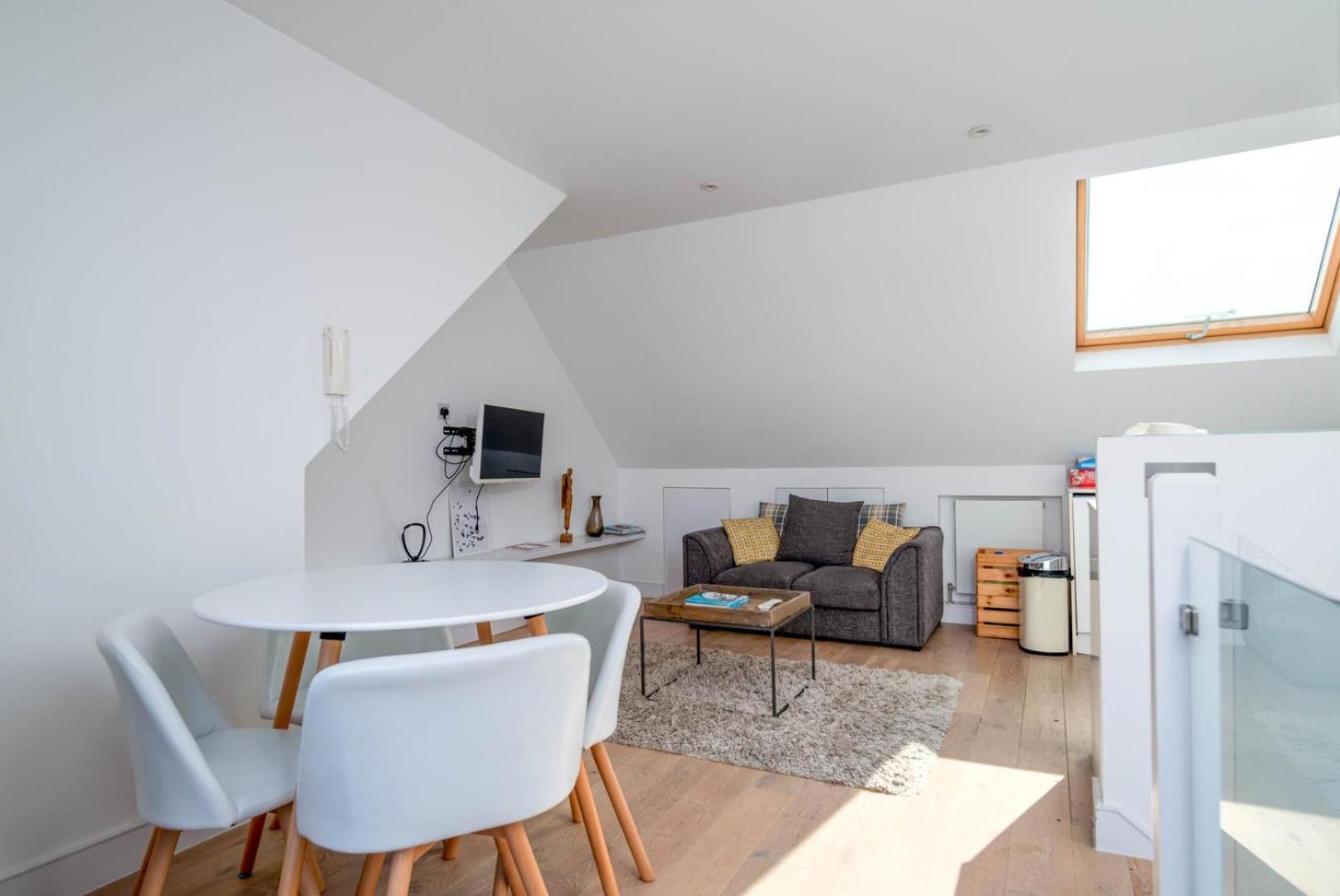 Guestready - Top Floor West Kensington Home ロンドン エクステリア 写真
