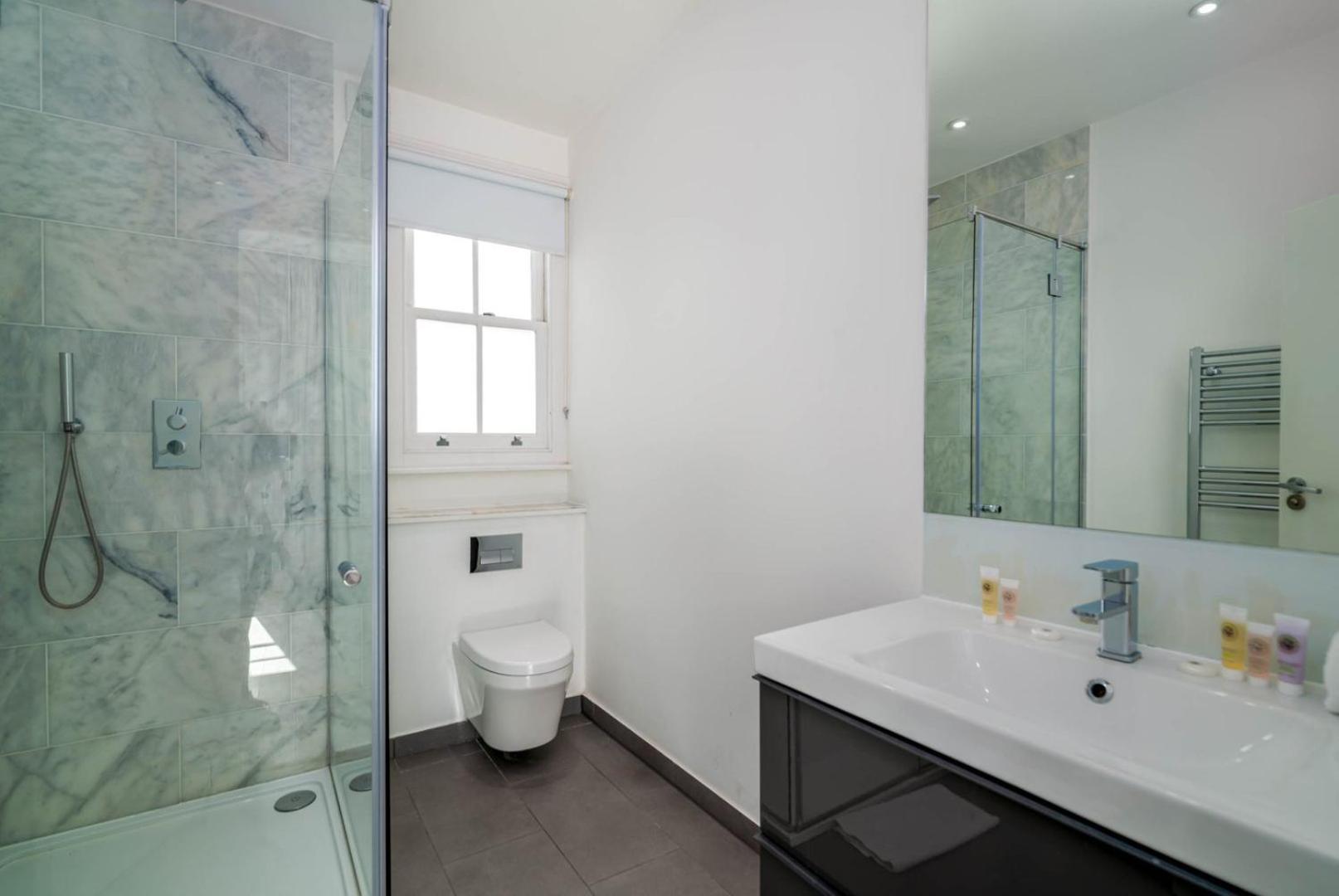 Guestready - Top Floor West Kensington Home ロンドン エクステリア 写真